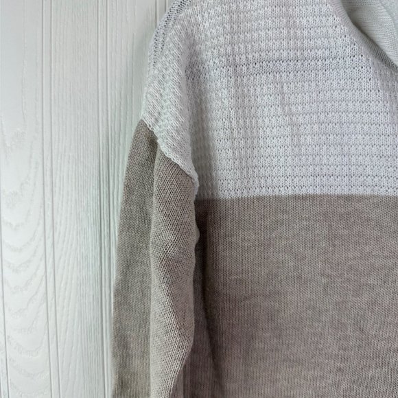 Tahari Women's‎ Sweater White Tan Size small Cowl neck - Picture 5 of 5